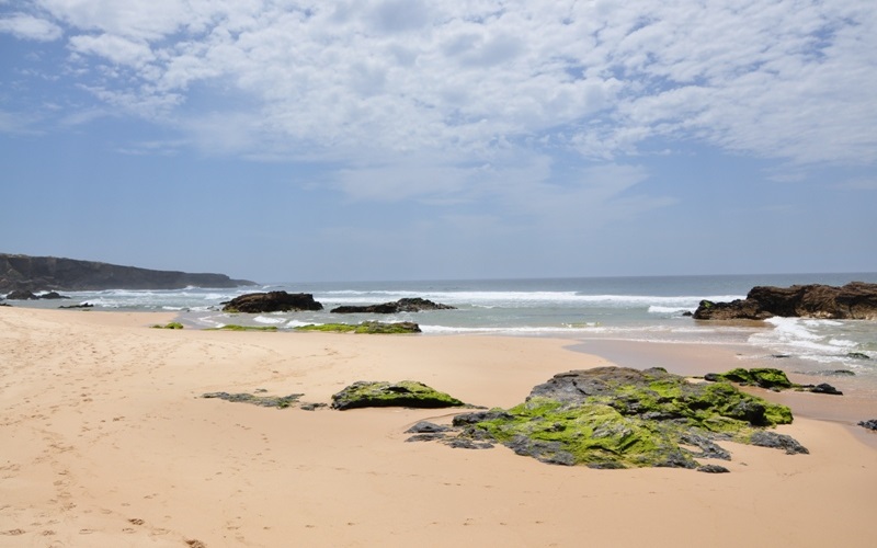 /fileuploads/COSTA VICENTINA/quintadosardanito_costa_vicentina_zambujeiradomar_alentejo_turismo PRAIA_PRAIA_ZAMBUJEIRA DO MAR_MALHÃO.jpg